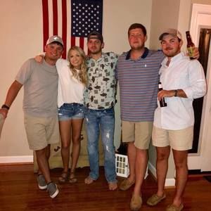 Meet your Posher, Devin